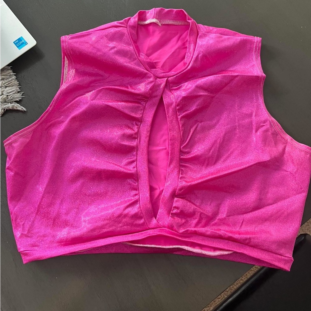 Chic Fuchsia Sleeveless Crop Top